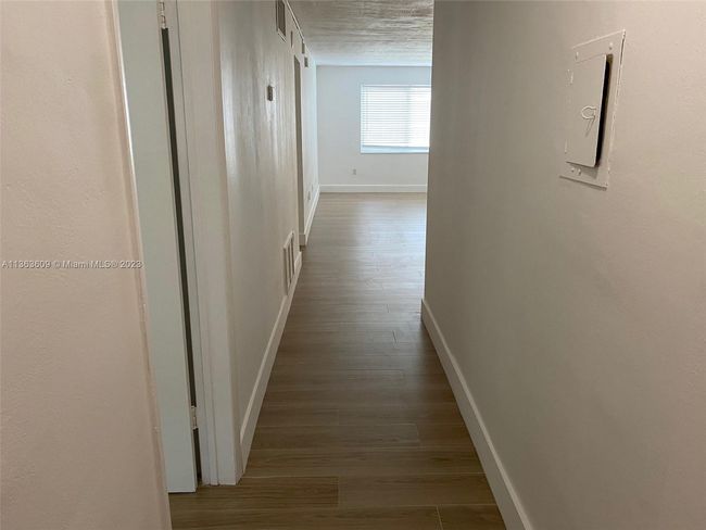 APT-301 - 200 Galen Dr, Condo with 2 bedrooms, 2 bathrooms and null parking in Key Biscayne FL | Image 7