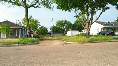 1404 E Cannon St, Fort Worth, TX, 76104 | Card Image