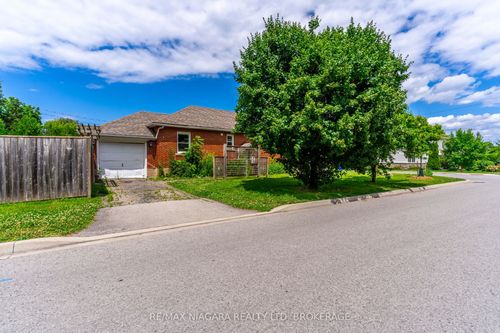 170 Highland Ave, Saint Catharines, ON, L2R4J6 | Card Image