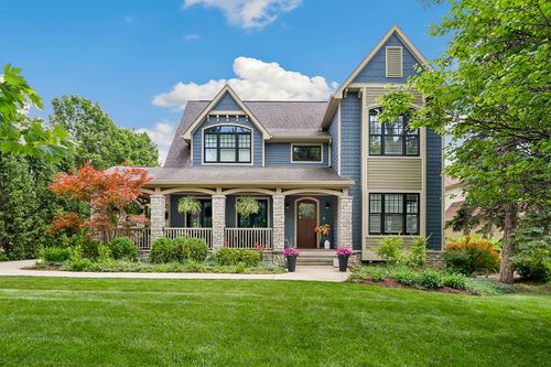 6421 Bentley Ave, Willowbrook, IL, 60527-1830 | Card Image