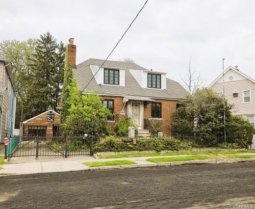 3231 Waterbury Ave, Bronx, NY, 10465-1465 | Card Image