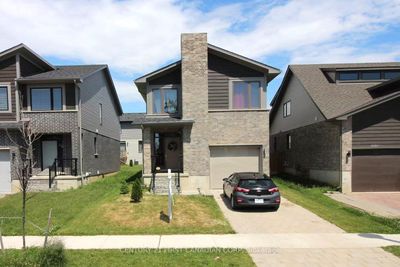 1674 Valhalla St, House other with 3 bedrooms, 3 bathrooms and 3 parking in London ON | Image 1