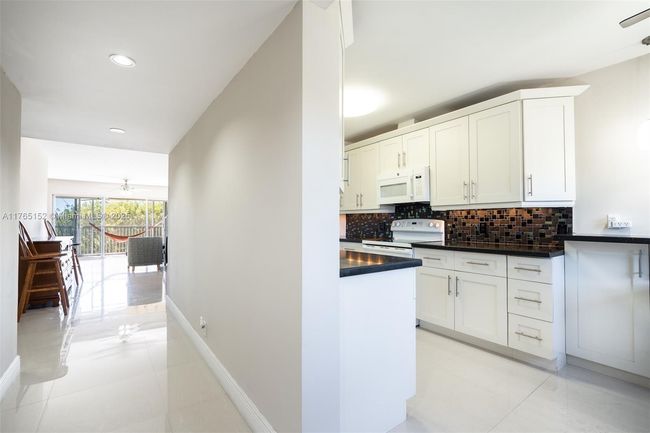 APT-415K - 1300 Sw 125 Th Ave, Condo with 2 bedrooms, 2 bathrooms and null parking in Pembroke Pines FL | Image 12