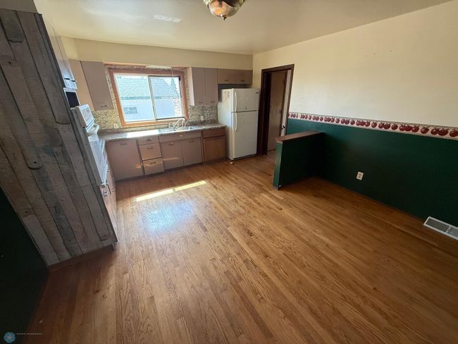 Kitchen | Image 10