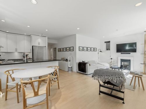 83 W 15th Avenue, Vancouver, BC, V5Y1X7 | Card Image