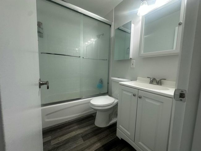 7 - 143 Yacht Club Drive Drive, Condo with 2 bedrooms, 1 bathrooms and null parking in North Palm Beach FL | Image 9