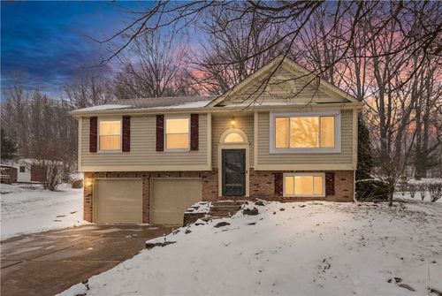 2003 Colony Dr, Aliquippa, PA, 15001-9567 | Card Image