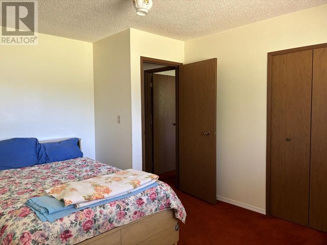 1374 Highway 3 B, House other with 5 bedrooms, 2 bathrooms and 4 parking in Montrose BC | Image 13