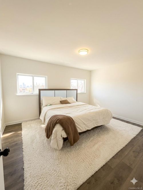 4216 Tremont Ave, Bronx, NY, 10465-3320 | Card Image