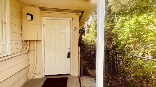 2-32 Ne 169th St, North Miami Beach, FL, 33162-1750 | Card Image