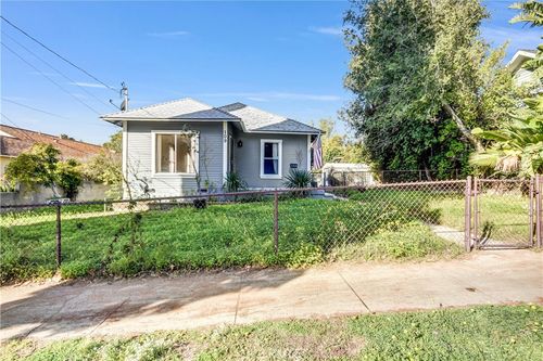 109 N Lima St, Sierra Madre, CA, 91024-1738 | Card Image