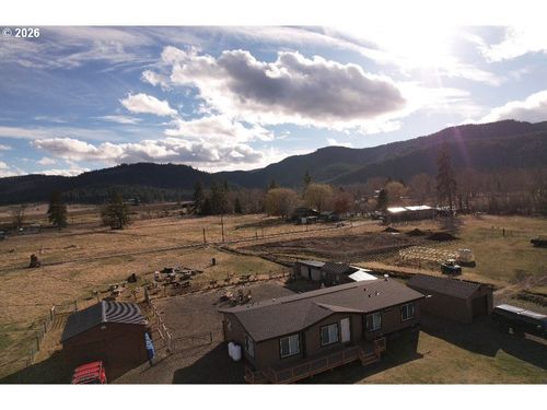 70724 Bear Creek Rd, Wallowa, OR, 97885-8225 | Card Image