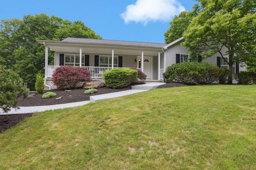 8 Holly Bush Ln, Norwich, CT, 06360-2436 | Card Image