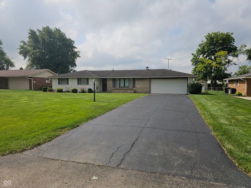 913 Imy Ln, Anderson, IN, 46013-3867 | Card Image