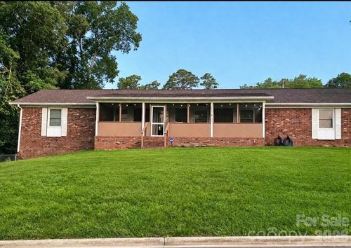 615 Fernwood Dr, Albemarle, NC, 28001-5603 | Card Image