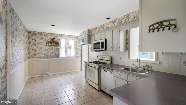 1435 Sunnyhill Ln, House other with 4 bedrooms, 2 bathrooms and null parking in HAVERTOWN PA | Image 9