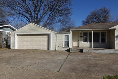 800 1st Avenue, House other with 3 bedrooms, 1 bathrooms and null parking in Mckinney TX | Image 2