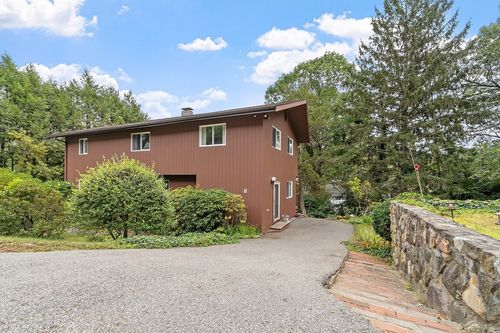 8 Marlboro Rd, Lexington, MA, 02421-7810 | Card Image