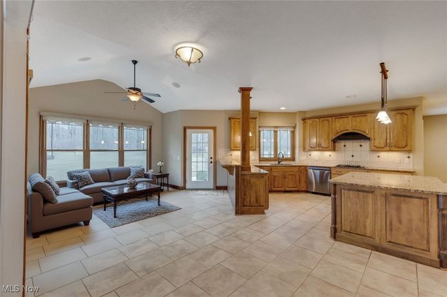 9790 Hidden Hollow Trl, House other with 4 bedrooms, 5 bathrooms and null parking in Broadview Heights OH | Image 17