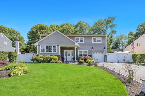 99 Schneider Ln, Hauppauge, NY, 11788-4335 | Card Image