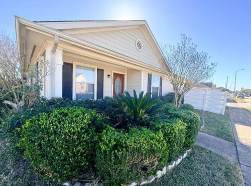 1639 Nichole Woods Dr, Houston, TX, 77047-4487 | Card Image