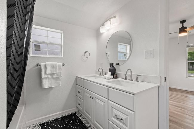 1710 S Walnut St, House other with 2 bedrooms, 2 bathrooms and null parking in Sherman TX | Image 24