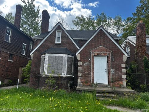 13723 Castleton St, Detroit, MI, 48227-3062 | Card Image
