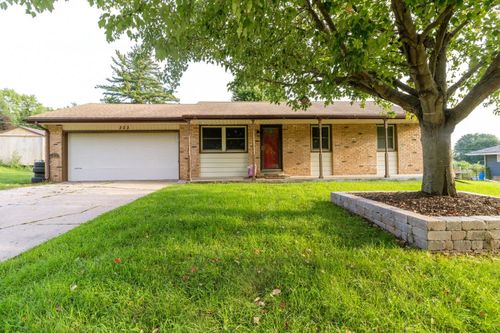 303 Hough Dr, Machesney Park, IL, 61115-1011 | Card Image