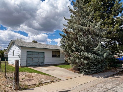 1305 N 2nd E, Mountain Home, ID, 83647-3758 | Card Image