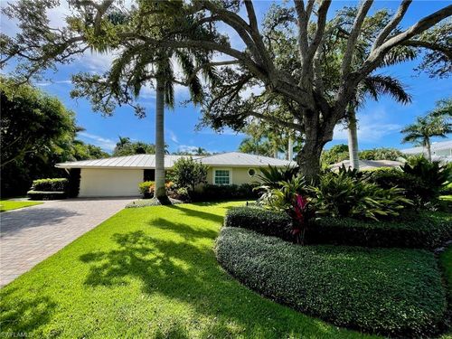 330 Putter Point Dr, Naples, FL, 34103-4046 | Card Image
