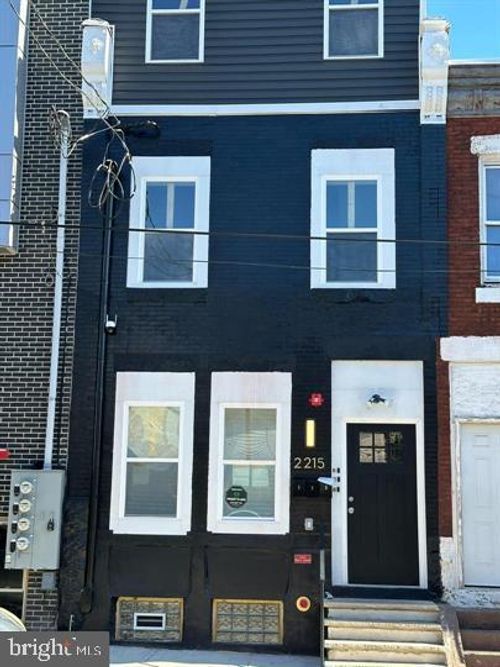 2215 N 10th St, PHILADELPHIA, PA, 19133-1511 | Card Image