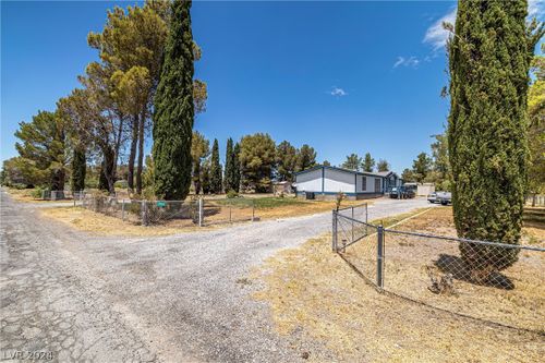 1140 Vondell Dr, Pahrump, NV, 89048-4224 | Card Image