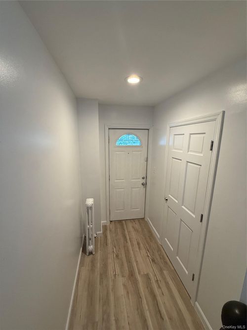 604 1st Ave, New Hyde Park, NY, 11040-4815 | Card Image