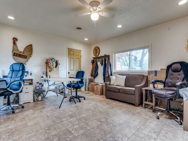 541 S Highway 67, House other with 3 bedrooms, 3 bathrooms and null parking in Cedar Hill TX | Image 15