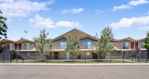 1305 W El Monte Street, Stockton, CA, 95207 | Card Image