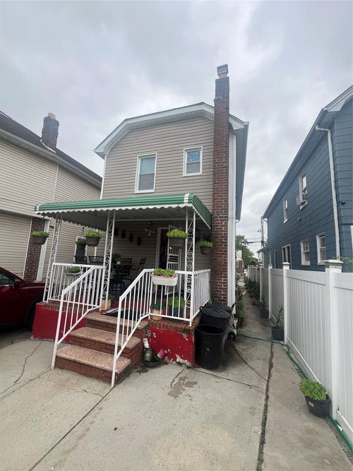 11845 218th St, Cambria Heights, NY, 11411-1909 | Card Image