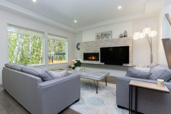 39253 Falcon Cres, House other with 3 bedrooms, 3 bathrooms and 3 parking in Squamish BC | Image 13