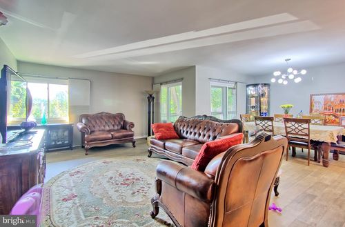 apt-12-5-12 Stonehenge Cir, BALTIMORE, MD, 21208-3236 | Card Image
