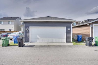 33 Redstone Villas Ne, House detached with 3 bedrooms, 2 bathrooms and 2 parking in Calgary AB | Image 3