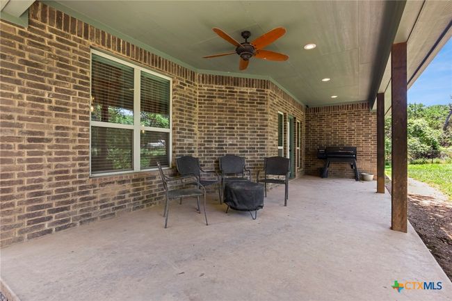 Large Back Patio | Image 15