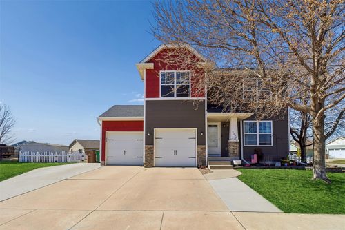 3204 Maple Dr Sw, Bondurant, IA, 50035-6810 | Card Image