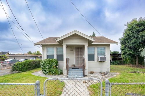 555 Laurel Avenue, Hayward, CA, 94541 | Card Image