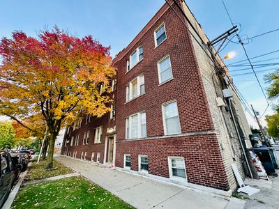 G - 3041 W Belle Plaine Avenue, Condo with 2 bedrooms, 1 bathrooms and null parking in CHICAGO IL | Image 1