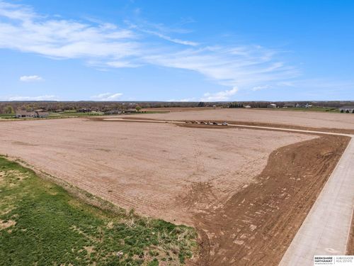 8 Clear Creek Dr, Yutan, NE, 68073 | Card Image