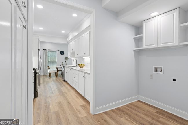 5273 Glenridge Dr, Townhouse with 3 bedrooms, 4 bathrooms and 2 parking in Sandy Springs GA | Image 22