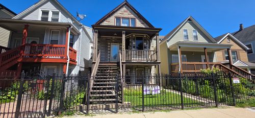 2423 N Lawndale Ave, Chicago, IL, 60647-2320 | Card Image