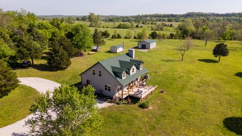 8404 Fossilsaurus Ln, Ash Grove, MO, 65604-8175 | Card Image
