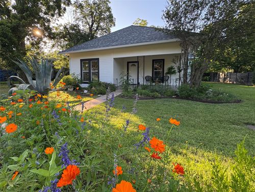 302 E Brenham St, Elgin, TX, 78621-3017 | Card Image