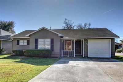 3225 North Dr, House other with 3 bedrooms, 1 bathrooms and null parking in Groves TX | Image 2