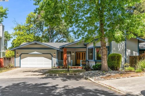 208 Heritage Ln, Pleasanton, CA, 94566-7451 | Card Image